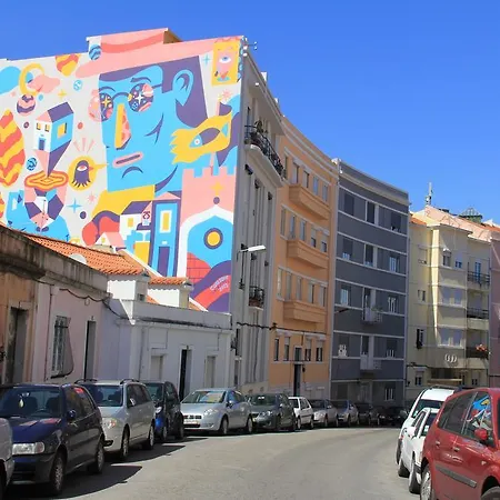 The Ideal Place Close To The Castle Appartamento Lisbona